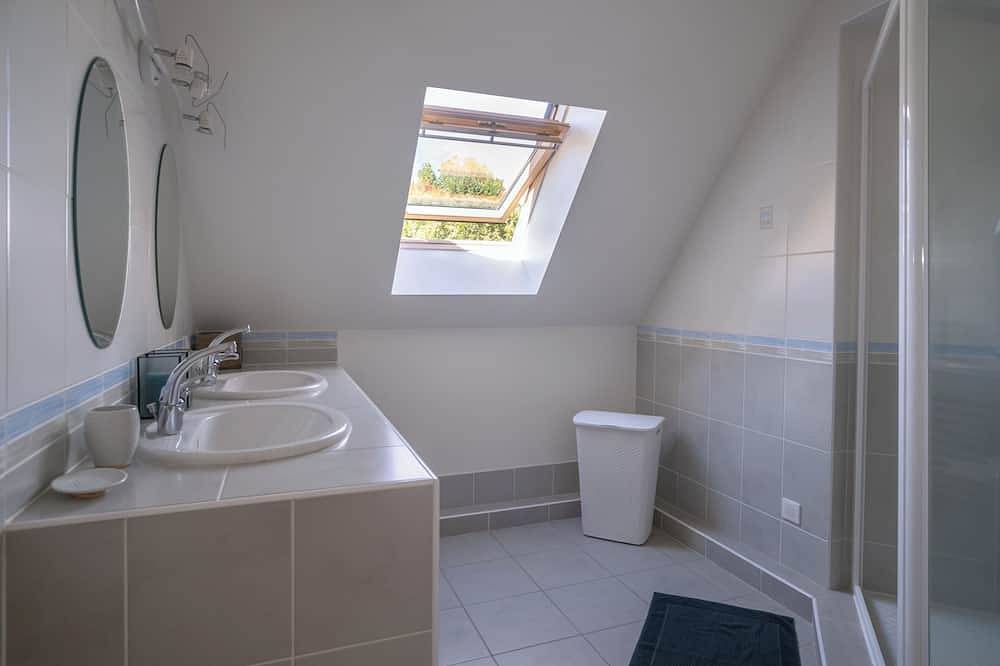Villa 4* - 3 bedrooms - 6 pers. - Nature, comfort, garden, exceptional view at Martel in Martel, Macizo Central