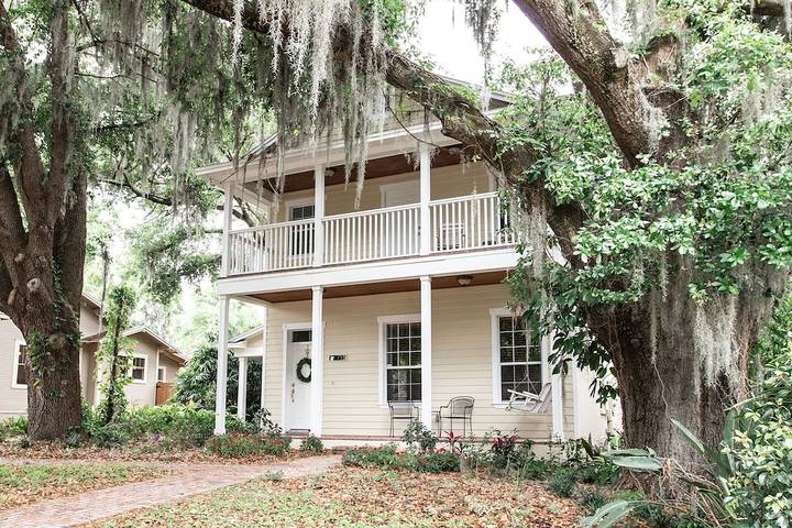 Vacation rental for 9 people, with balcony in Lakeland