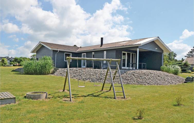 Ferienhaus für 6 Personen, mit Sauna und Terrasse sowie Garten