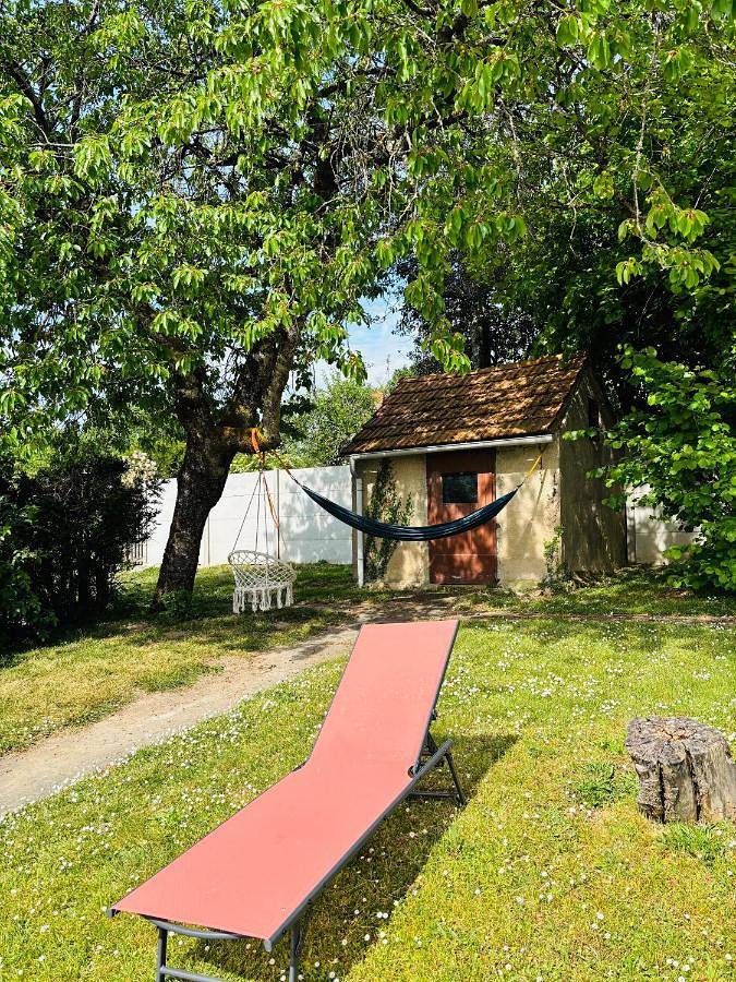 Location de vacances pour 8 personnes, avec Terrasse et Jardin à Veuil - 4