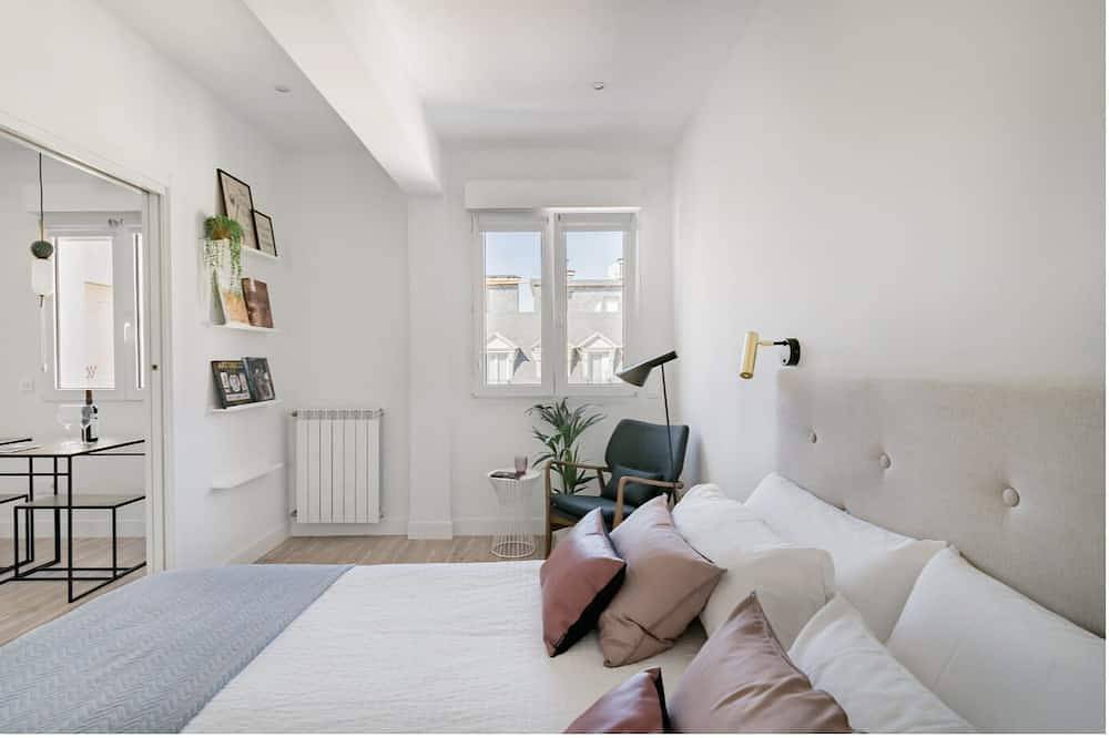Entire apartment, Eclectic apartament in the city center-By Mara Mar in Playa de la Concha, San Sebastian
