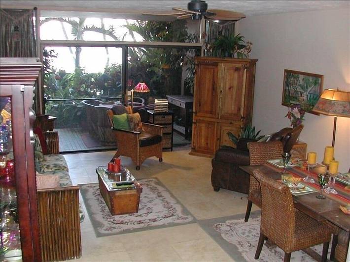 Ferienwohnung für 2 Personen, mit Terrasse und Garten sowie Whirlpool und Pool auf Maui