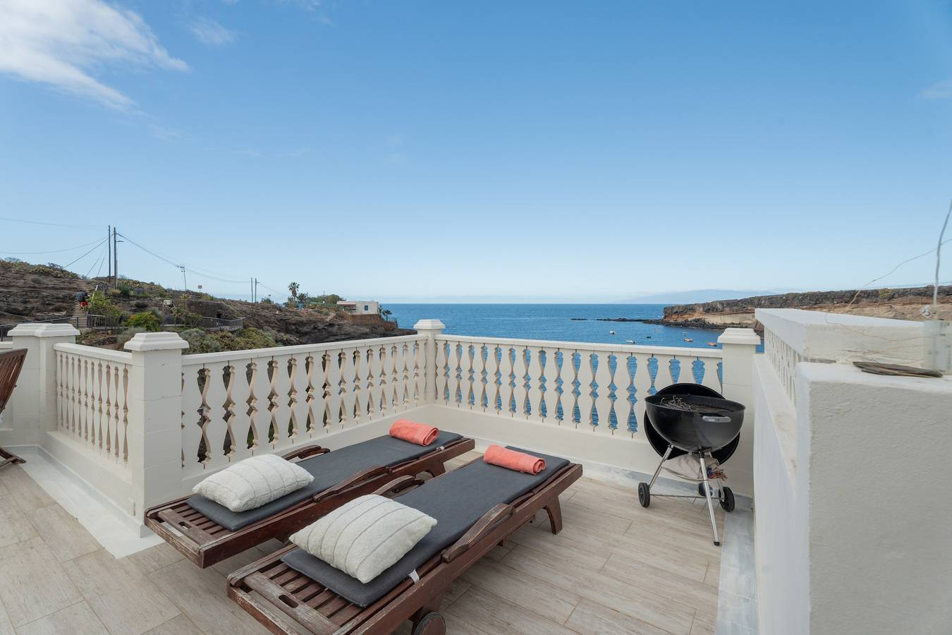 Studio entier, Maison de vacances 'Tucadam Suites' avec vue sur la mer, terrasse privée et Wi-Fi in Tenerife du Sud