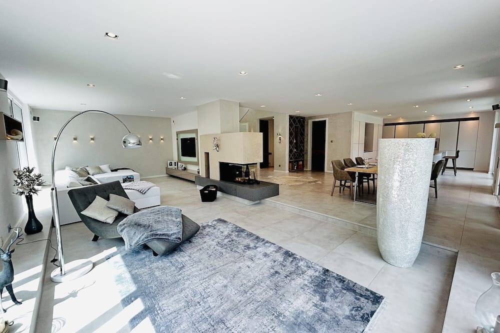 Villa in Oberaudorf - sauna, pools, whirlpool, fireplace, chimney, gym in Oberaudorf, Bayerische Alpen