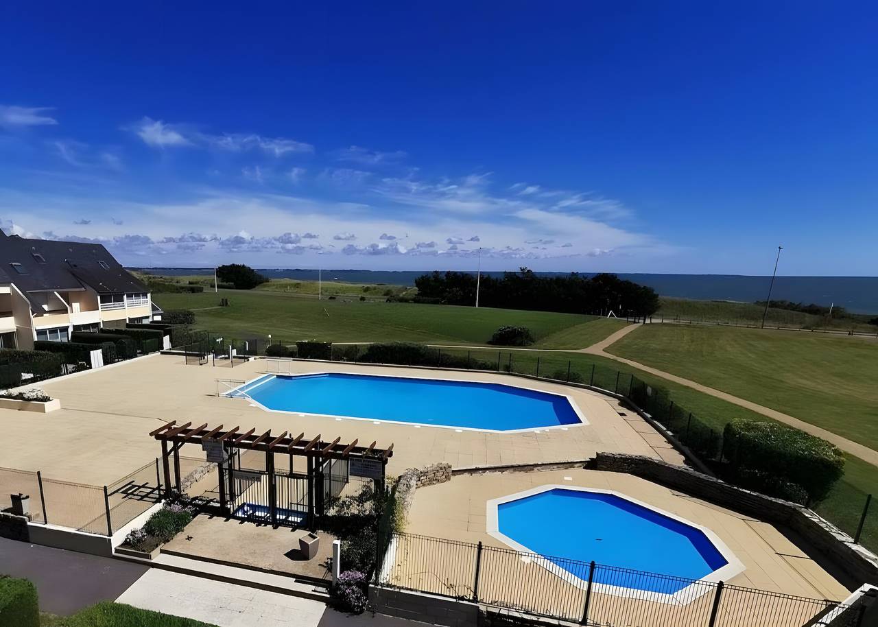 Ferienhaus „Maison Damgan 4 Personen“ mit Gemeinschaftspool, Veranda und Garten in Damgan, Côte des Mégalithes
