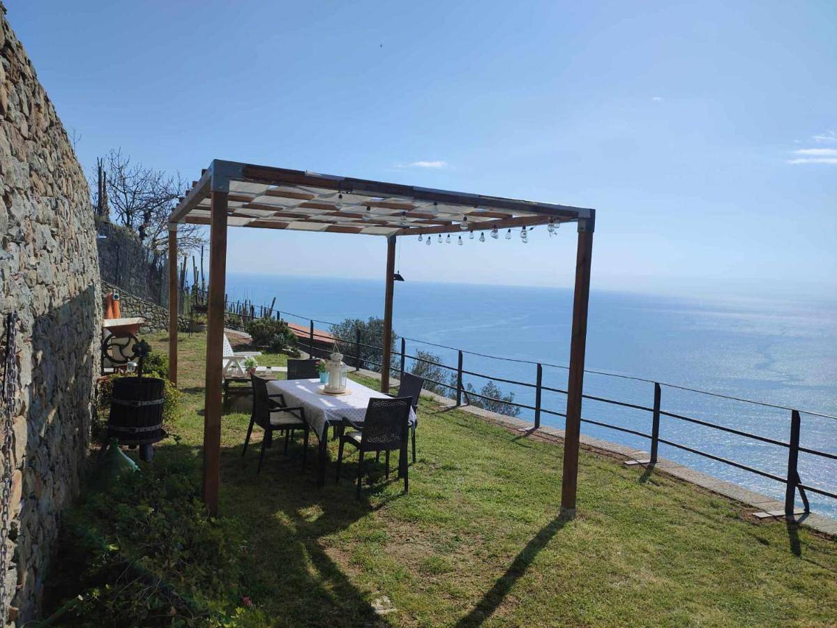 Casa a picco sul mare 5 terre in Campiglia, La Spezia