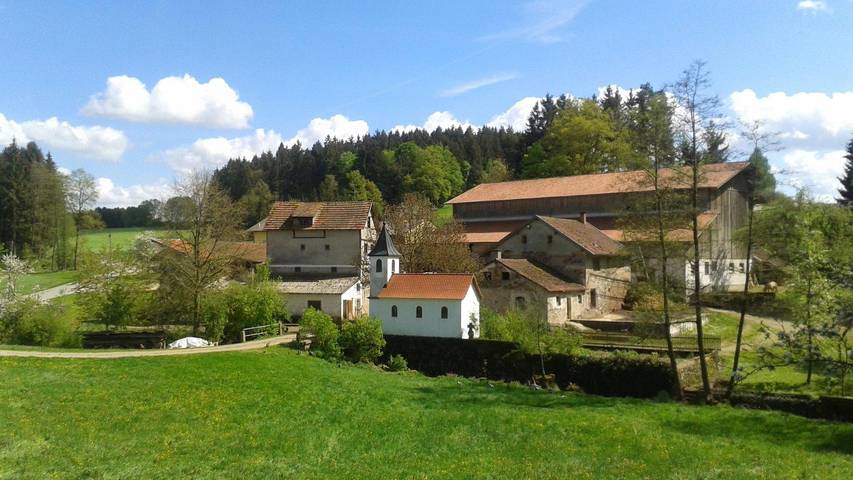 Ganze Wohnung, Kinder- und Familienbauernhof Fingermühl - Ferienwohnung Hofblick in Michelsneukirchen, Ostbayern