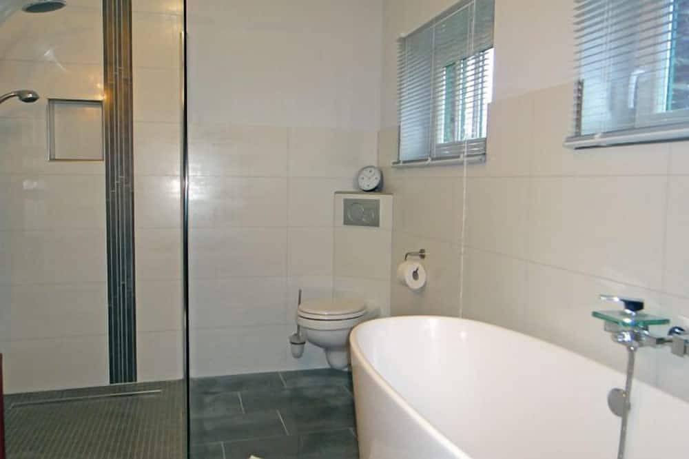 Ganze Wohnung, Maisonette-Appartement im Ensemble der denkmalgesch. 'Ostsee-Kate' für 2-3 Gäste in Schmatzin, Vorpommern Greifswald