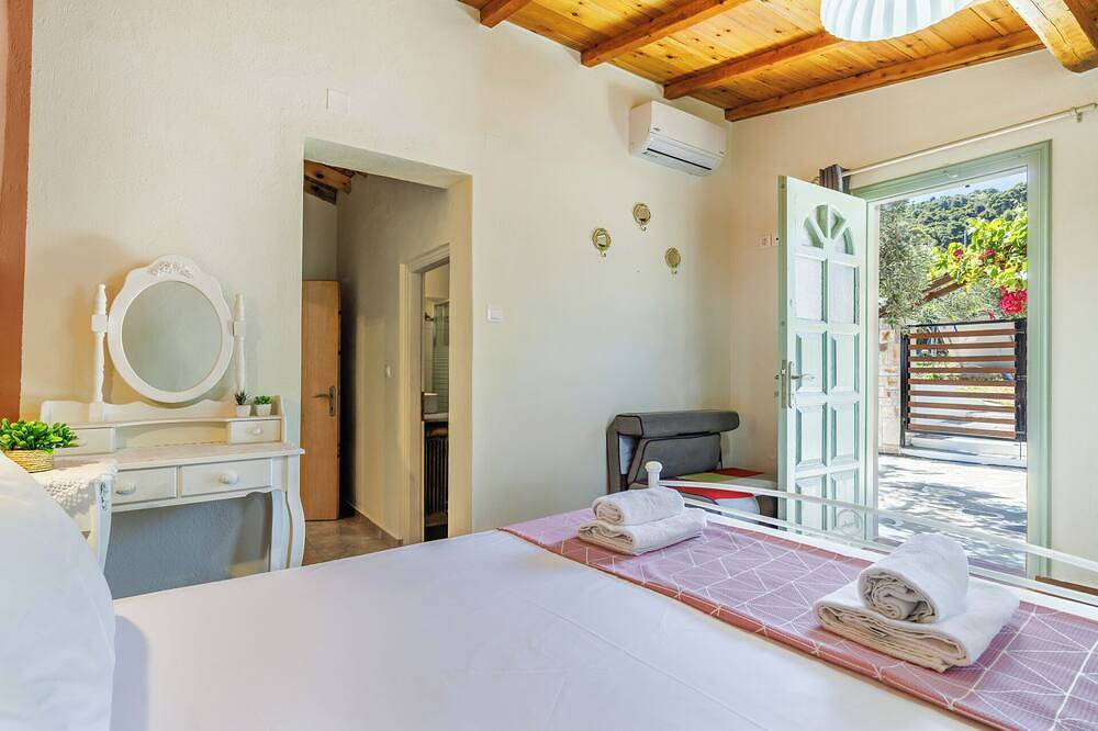 Villa Anagennisis, een prachtige villa met semi-privéstrand en een prachtig uitzicht in Sporaden