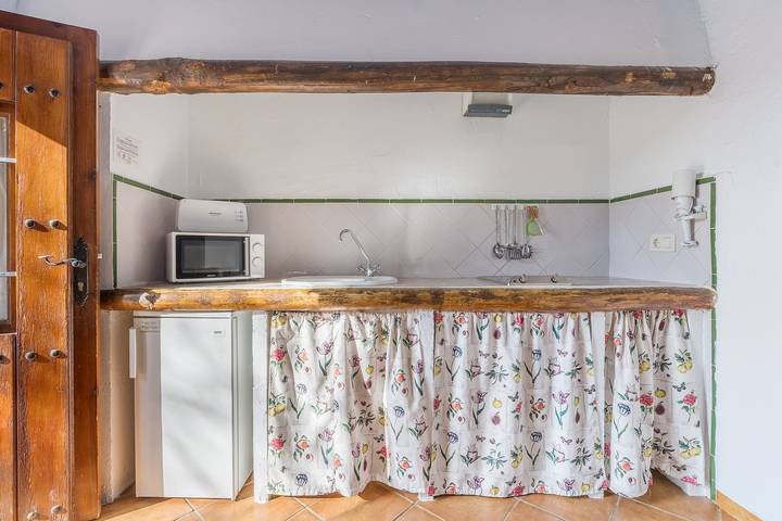 Entire apartment, Apartment 'Apartamento La Cuadra' with Mountain Views, Shared Pool, and Wi-Fi in Cumbres Verdes, La Zubia