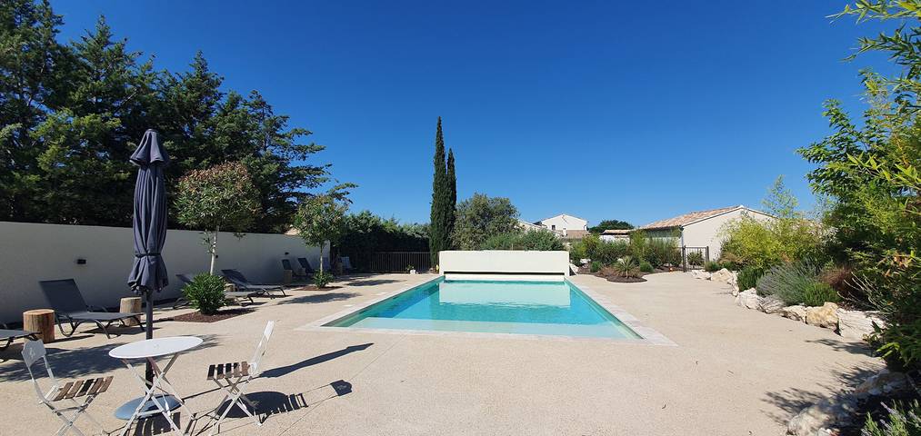 Gîte pour 4 personnes, avec jardin ainsi que terrasse et piscine à Saumane-de-Vaucluse - 4