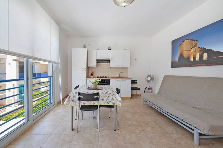Ferienhaus 'Via Duccio Da Boninsegna' mit Gemeinschaftspool, Terrasse und Wlan in Boncore, Golf von Tarent