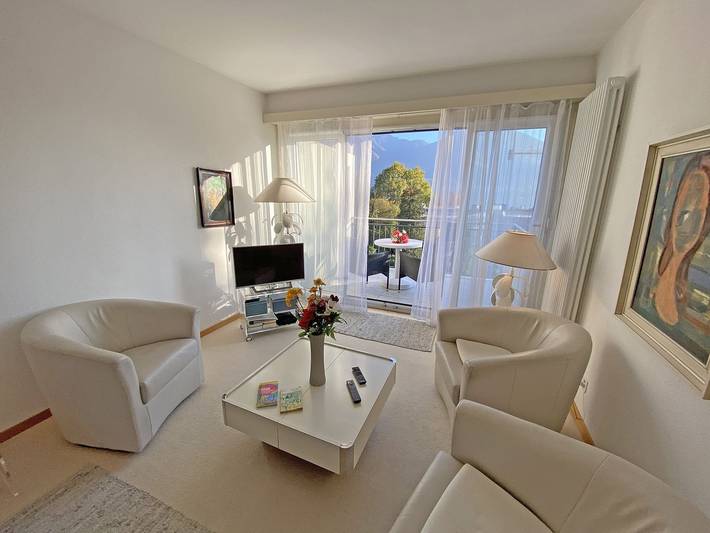 Ferienwohnung für 2 Personen, mit Balkon und Seeblick sowie Ausblick in Minusio
