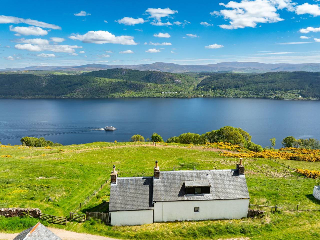 Bunloit Farmhouse in Highlands