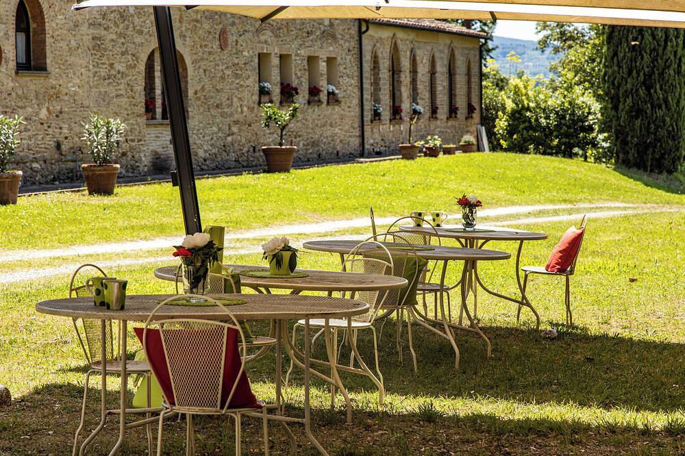 Ganze Wohnung, Charming 2-bedroom apartment with Ac and fitness room in Capannoli in Capannoli, Pisa Provinz