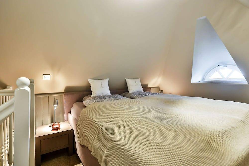 Ganze Wohnung, Kuschelnest unter Reet mit Pool und Sauna in Keitum, Sylt (Gemeinde)