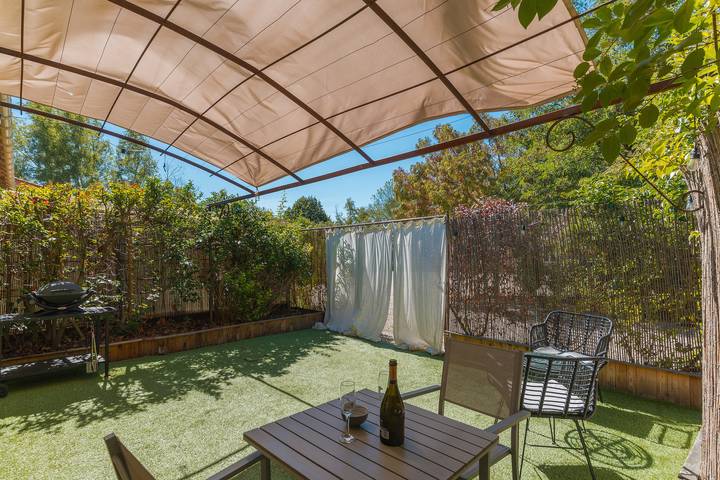 Location de vacances pour 2 personnes, avec jardin et bassin pour enfant, animaux acceptés à Roussillon - 3