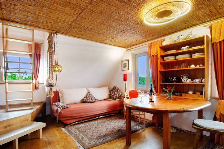 Hel lejlighed, Apartment 'Das Blaue Haus' with Shared Garden and Wi-Fi in Pfullendorf, Region Bodensee-Oberschwaben