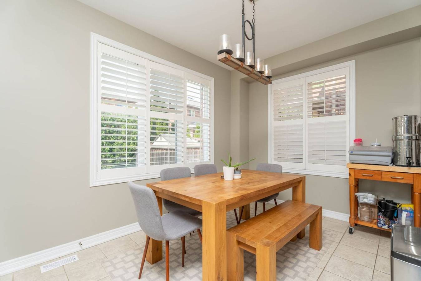 Stylish 4Br Oasis | Peaceful Mississauga Location in Mississauga, Lake Ontario (Canada)