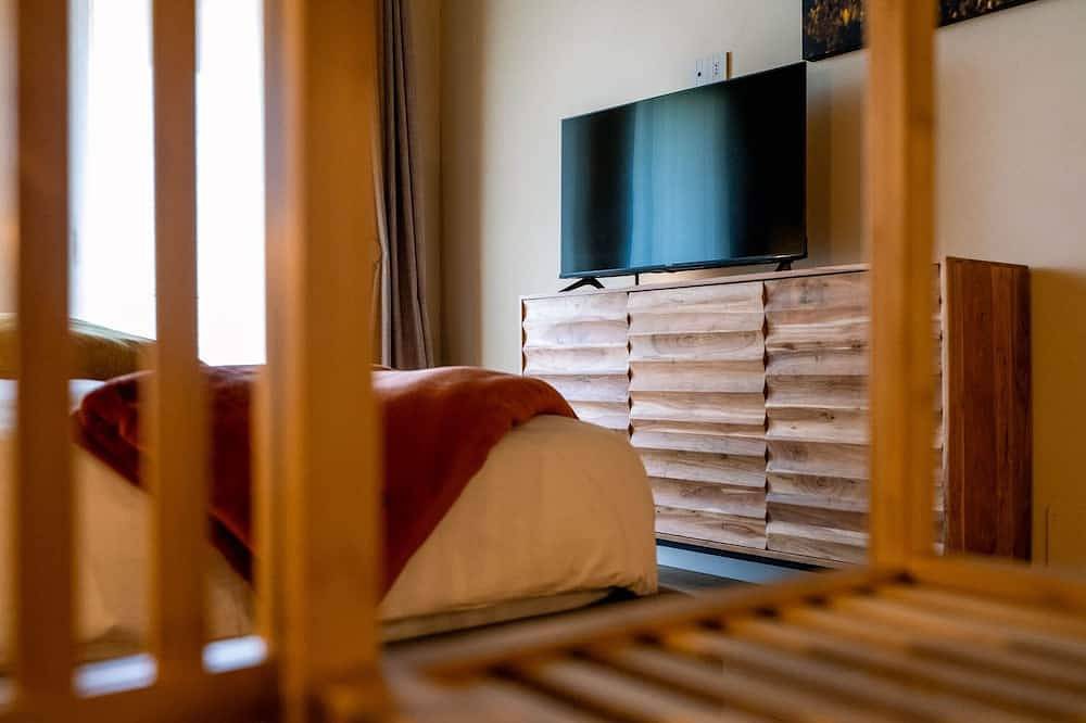 Junior Suite with Spa & Pool in Dogliani, Langhe