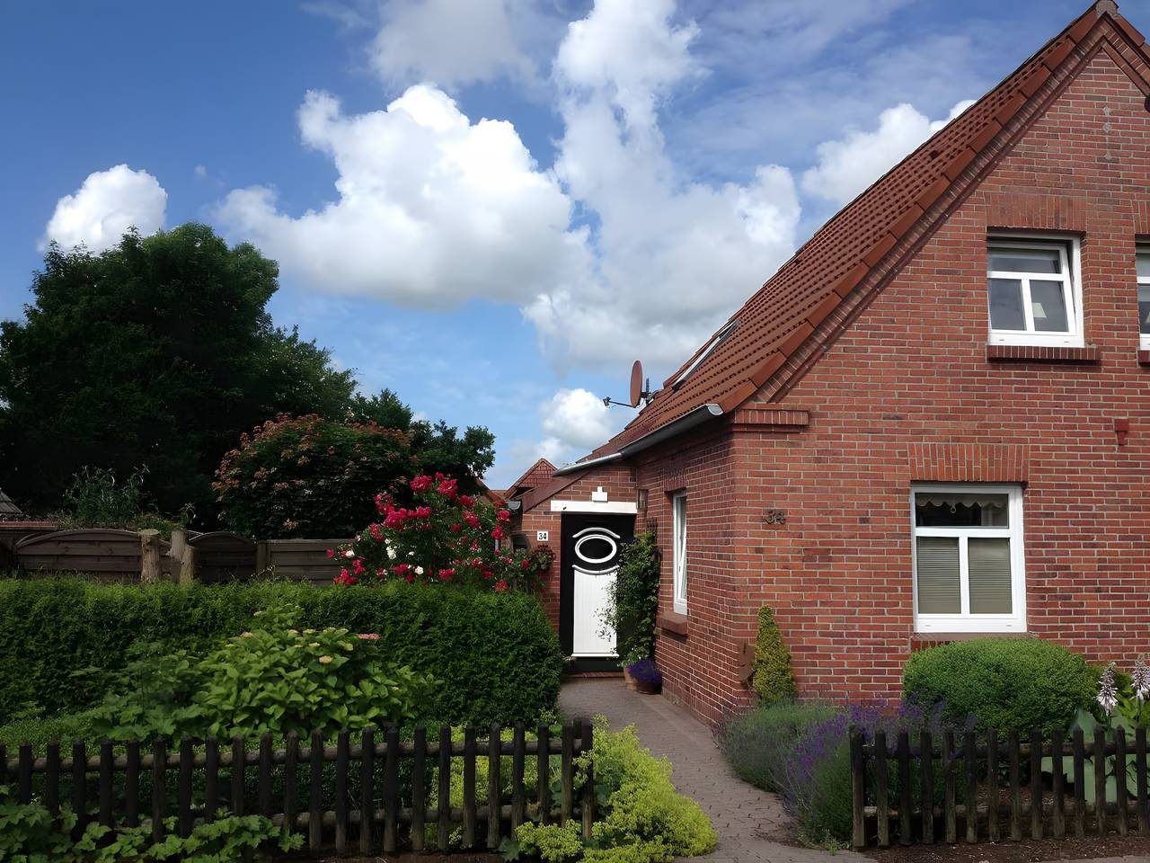 Ferienhaus 'Dat Lüttje Huus 2' mit Gemeinschaftsterrasse, privatem Garten und Wlan in Hage, Norden und Umgebung