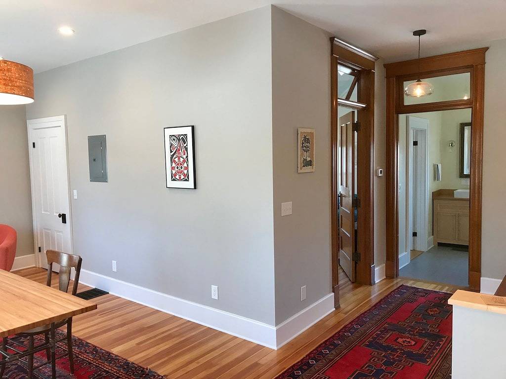 Ganze Wohnung, Decorah House - luftig, modern, voll natürlichem Licht, 5 Blocks in die Innenstadt in Decorah, Winneshiek County