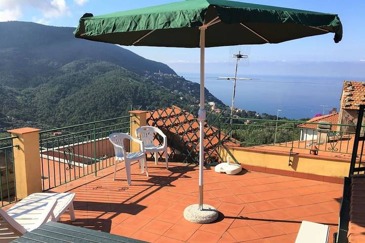 Ferienhaus für 5 Personen, mit Terrasse und Balkon/Terrasse, mit Haustier