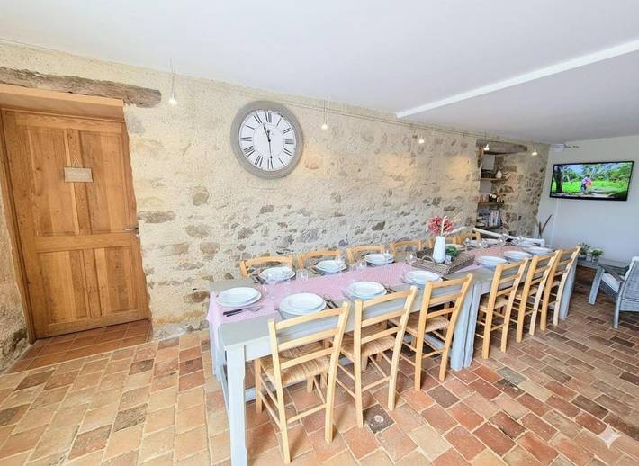 Gîte pour 10 personnes, avec terrasse ainsi que jardin et piscine à Saint-Fulgent - 4