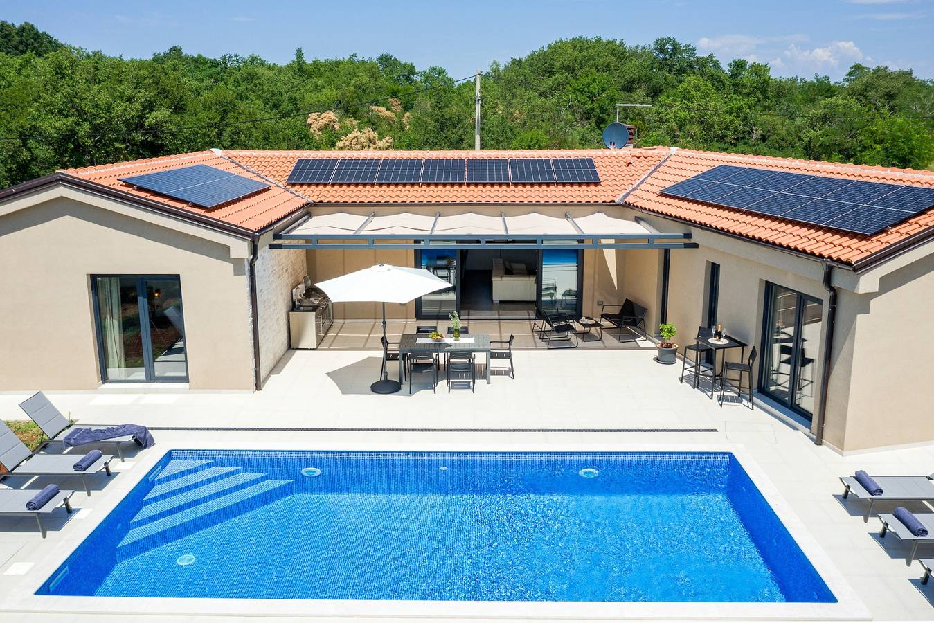 Villa Oliver in Kaštel (Plovanija), Buje