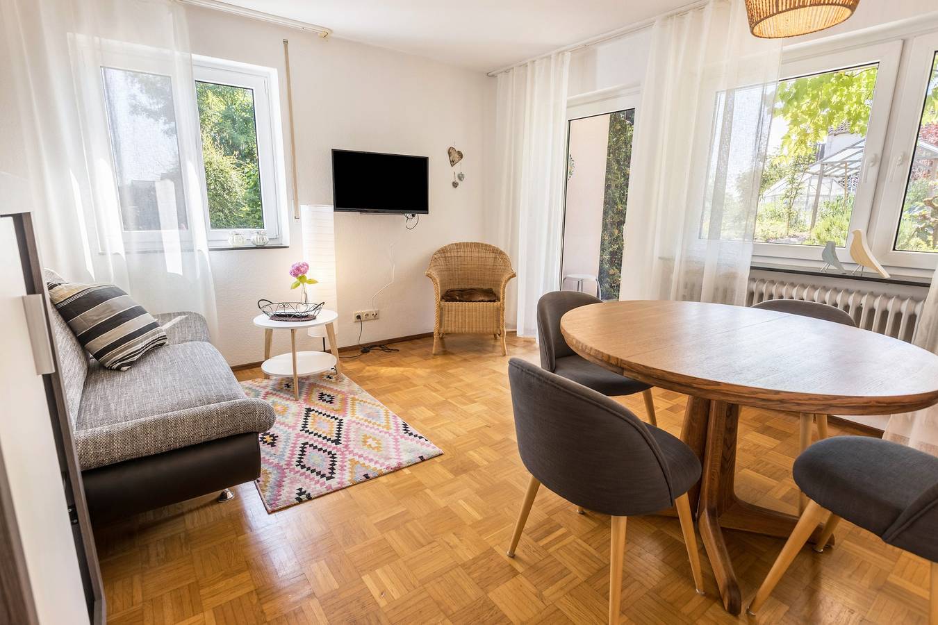 Ganze Wohnung, Gemütliche Ferienwohnung "Rosengarten" nahe am Bodensee mit Wlan, Terrasse & Garten in Gaienhofen, Untersee