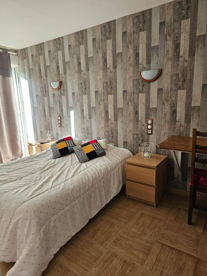 Location de vacances pour 8 personnes, avec terrasse, animaux acceptés à Saint-Georges-de-Gréhaigne - 2