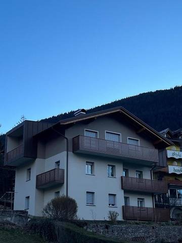 Ferienwohnung für 5 Personen, mit Balkon und Garten sowie Seeblick in Molveno