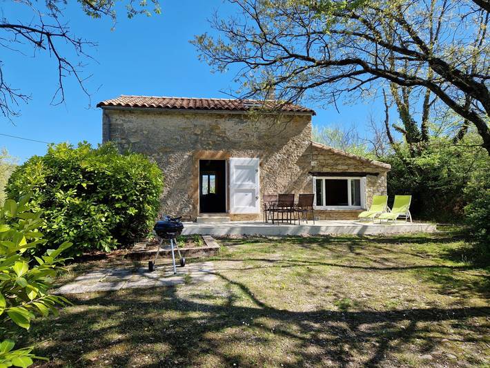 Gîte pour 4 personnes, avec jardin et terrasse à Saint-Georges-de-Luzençon - 2