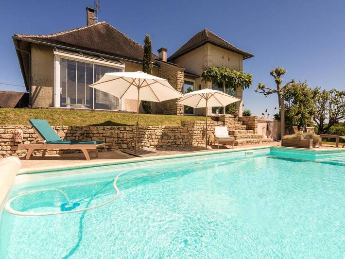 Villa pour 7 personnes, avec piscine ainsi que jardin et terrasse, animaux acceptés