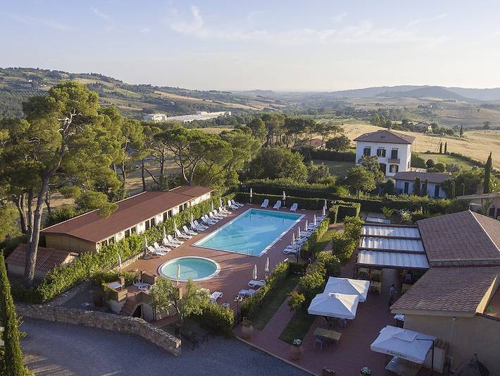 Agriturismo per 2 persone, con terrazza e balcone/terrazza a Santa Luce