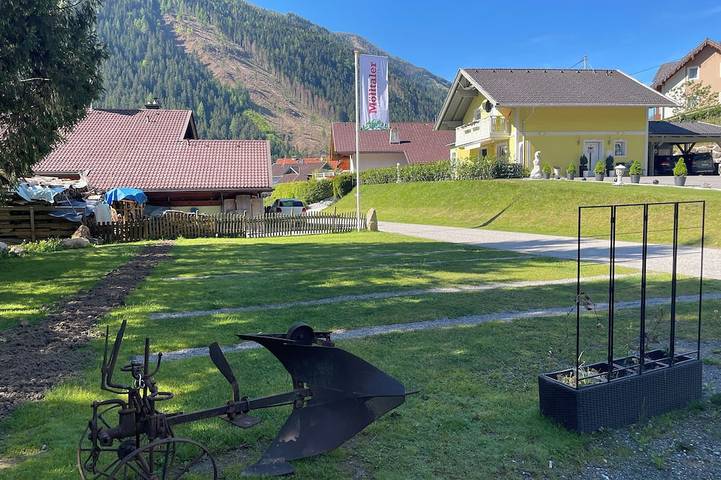 Ferienhaus für 6 Personen, mit Balkon und Garten in Stall