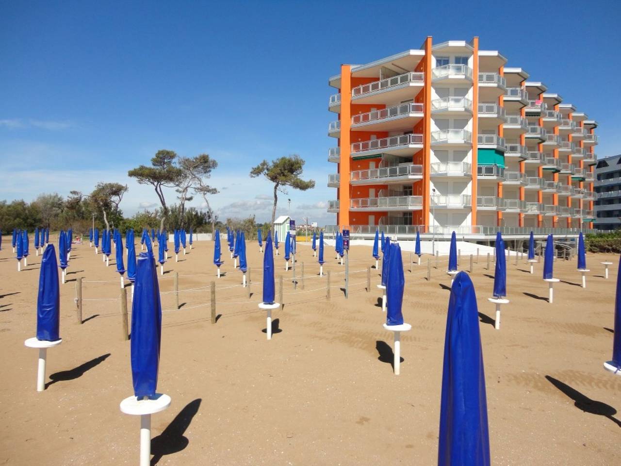 Appartement entier, Vue imprenable sur la mer depuis notre balcon in Porto Santa Margherita, Caorle