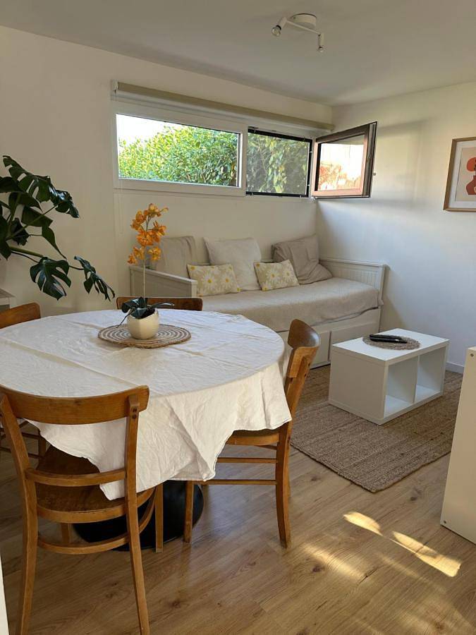 Gîte pour 4 personnes, avec vue sur le lac ainsi que terrasse et jardin, animaux acceptés à Ebersmunster