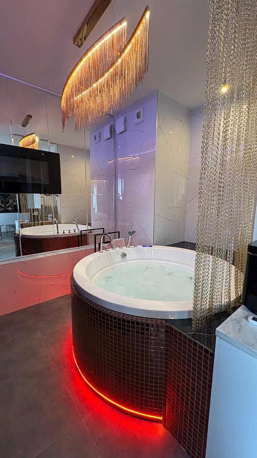 Apartamento de vacaciones para 6 personas, con jacuzzi y jardín, Se admiten mascotas - 1