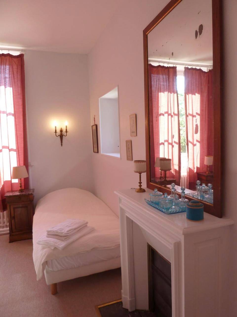 Double Room with Shower in Salbris, Sologne