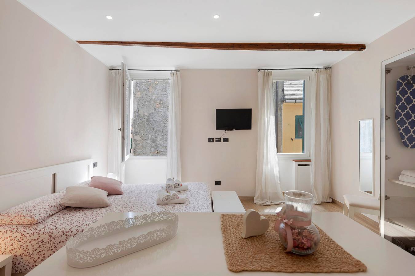 Entire apartment, Apartment 'The Hemme's Home' with Wi-Fi and Air Conditioning in Ponente (Genova), Genoa