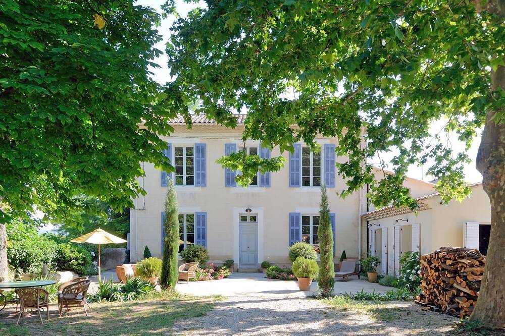 Bastide de charme Luberon Provence in Grambois, Parc naturel régional du Luberon