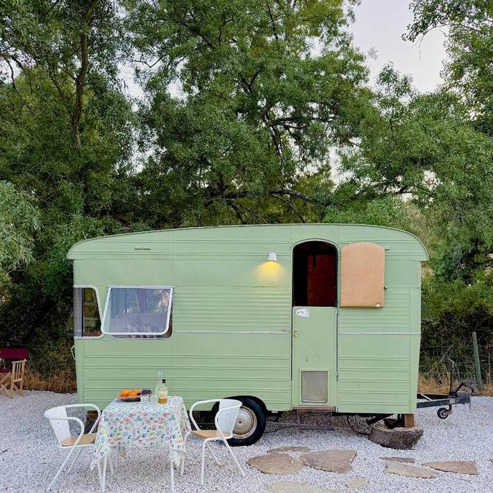 Camping para 2 personas, con piscina y jardín además de vistas y vistas al lago en Alentejo