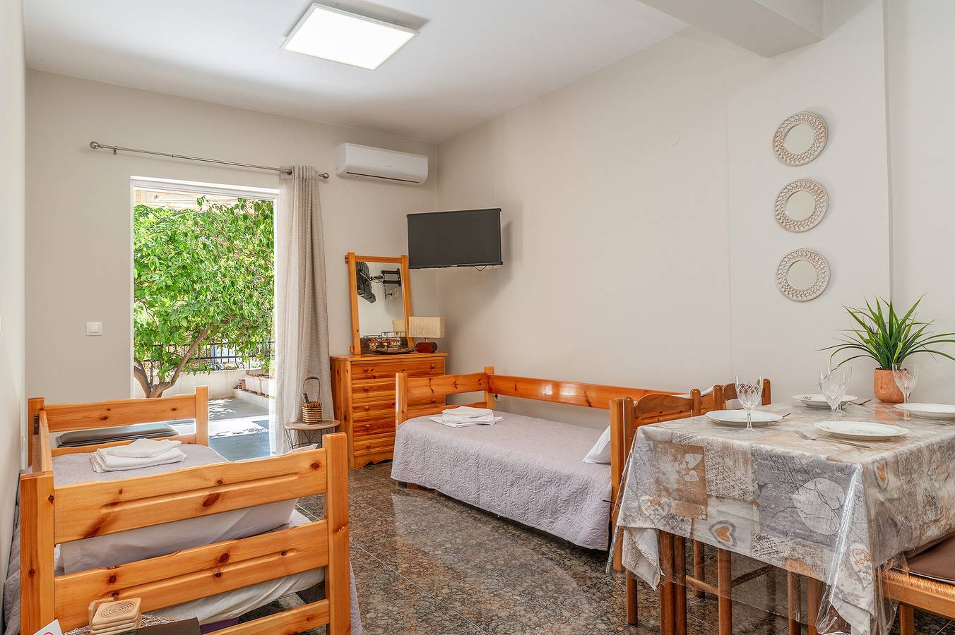 Ganze Wohnung, Apartment 'Astros' mit Balkon in Kynouria