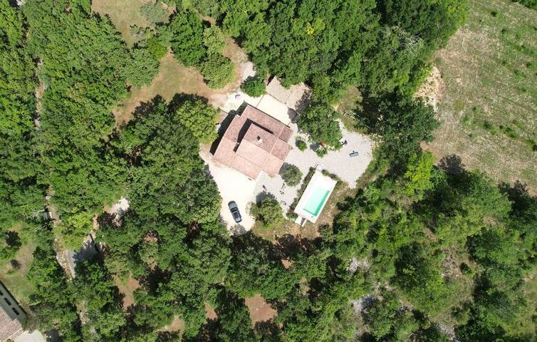 Location de vacances pour 5 personnes, avec piscine ainsi que jacuzzi et terrasse, animaux acceptés à Barjac - 4