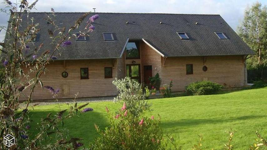 Location de vacances pour 2 personnes, avec vue ainsi que terrasse et jardin à La Chapelle-de-Brain - 4