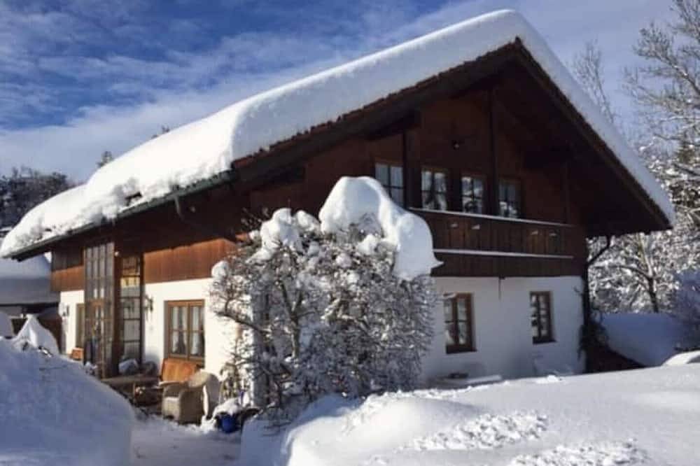 Ganze Wohnung, Haus Mona Ferienwohnung 2 in Bad Heilbrunn, Tölzer Land