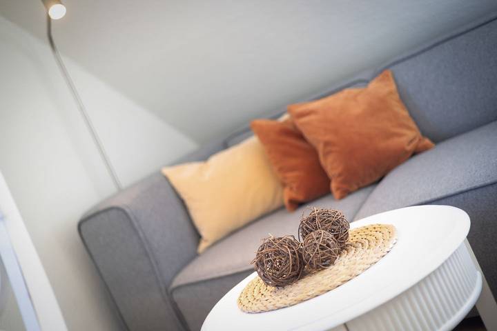 Ganze Wohnung, Drei Raum Appartement im Obergeschoss und Dachgeschoss mit ca. 65m² Nutzfläche. in Wenningstedt, Sylt