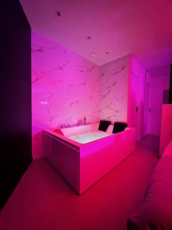 Appartement entier, Cosy Love Room in Le Plessis-Belleville, Oise