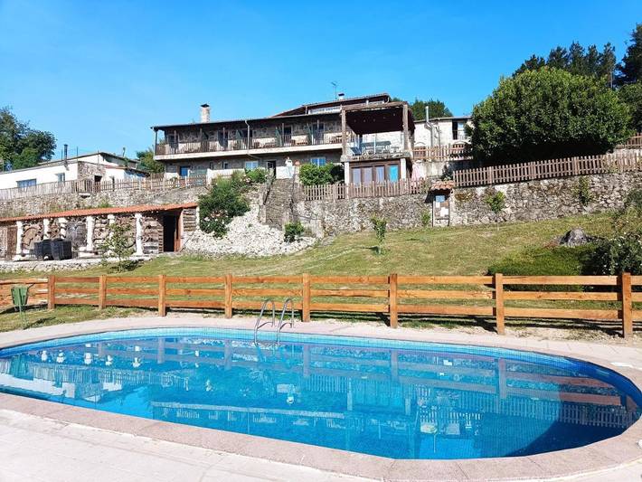 Casa rural para 25 personas, con vistas además de piscina y jardín, Familias con niños en Provincia de Lugo - 4